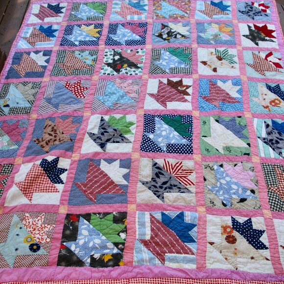 Vintage handmade quilt - Picture 1 of 9